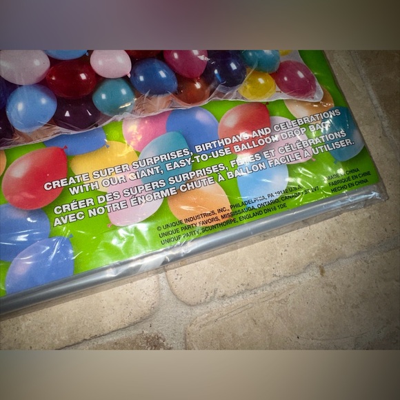 Balloon Drop Bags 80" x 36". Holds 70 9" or 150 5". Balloons are not included. - Picture 3 of 5